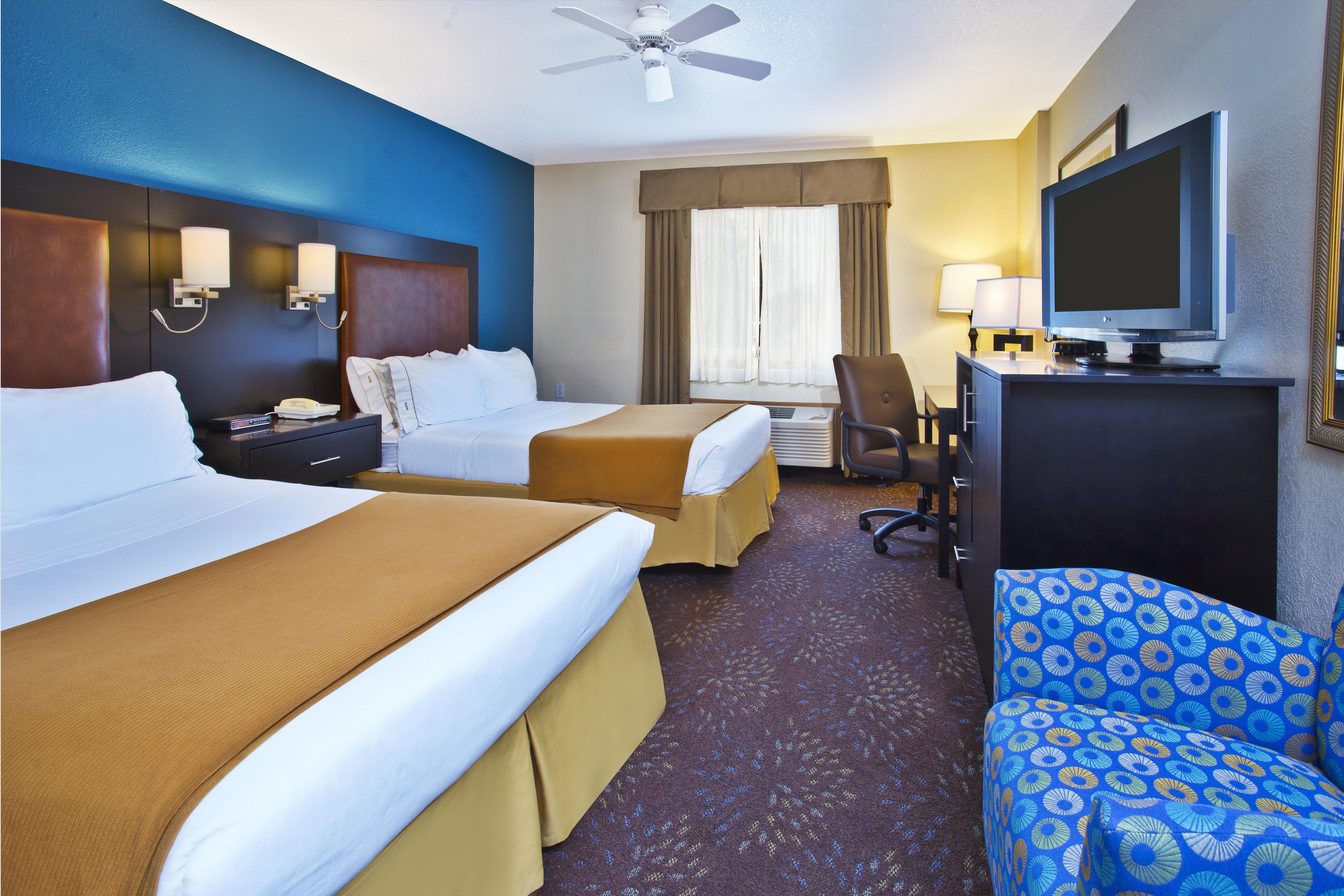 Holiday Inn Express Mackinaw City By Ihg Экстерьер фото