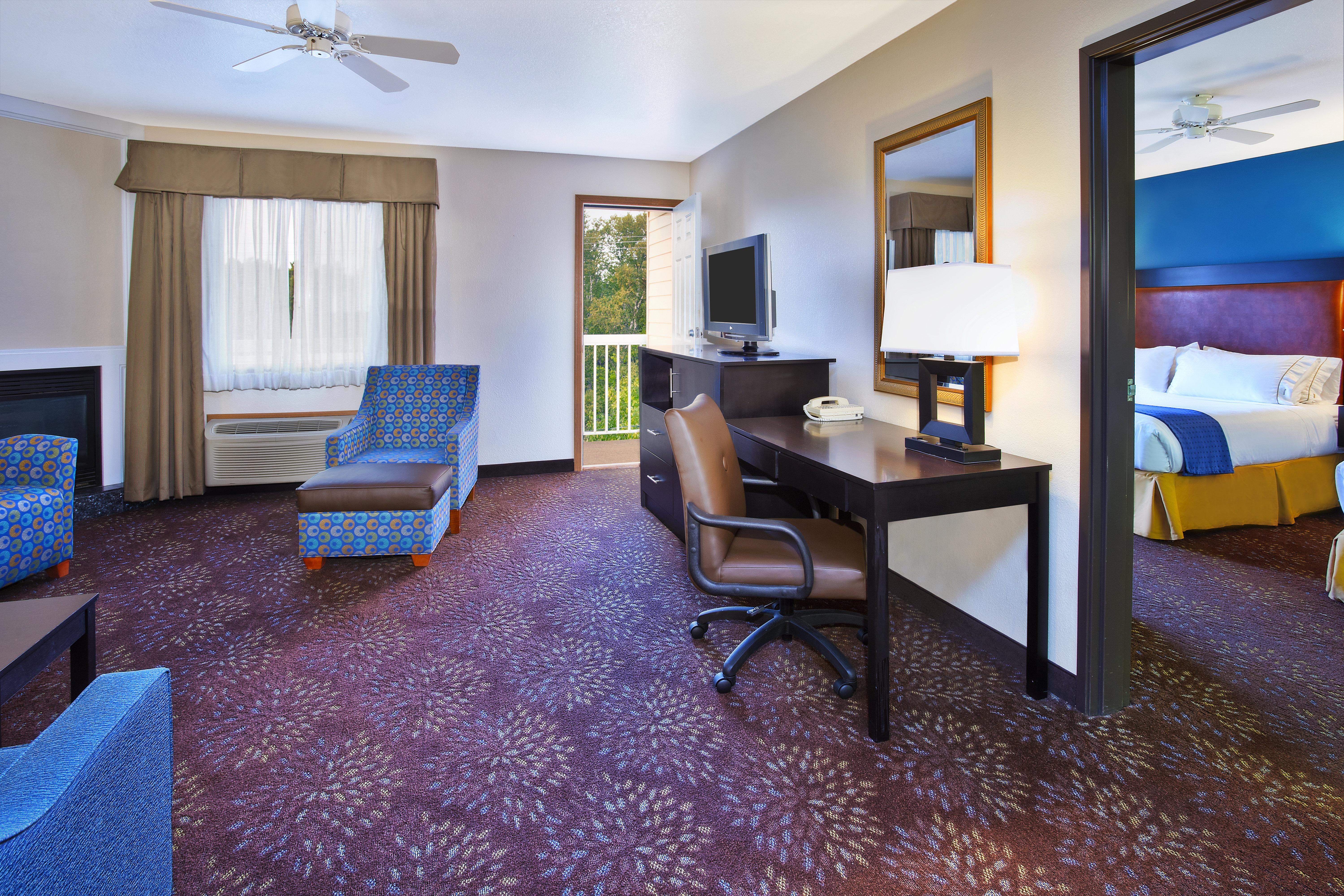 Holiday Inn Express Mackinaw City By Ihg Экстерьер фото