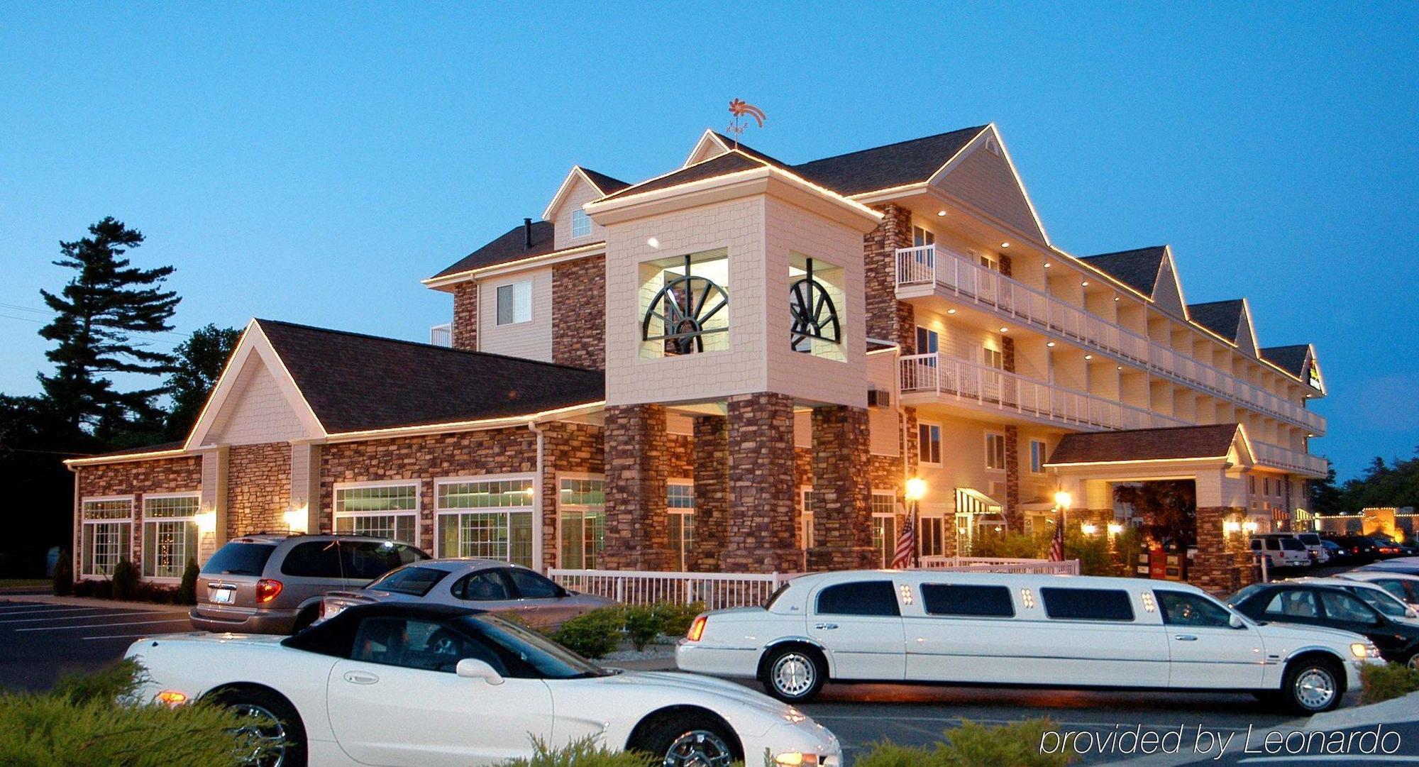 Holiday Inn Express Mackinaw City By Ihg Экстерьер фото
