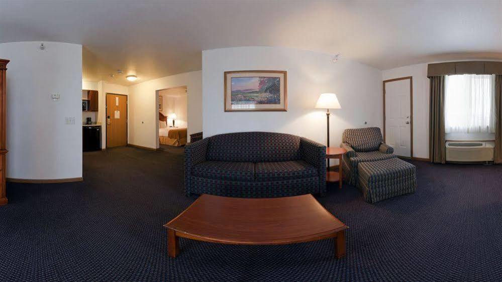 Holiday Inn Express Mackinaw City By Ihg Экстерьер фото