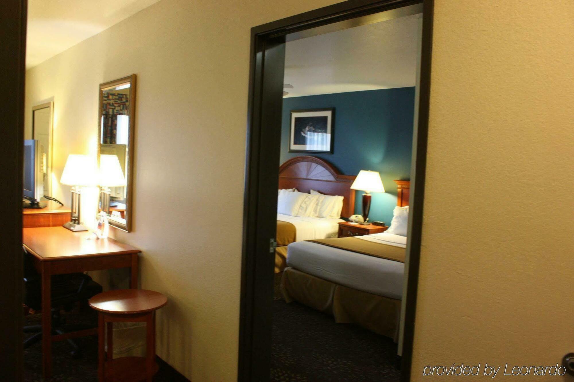 Holiday Inn Express Mackinaw City By Ihg Экстерьер фото