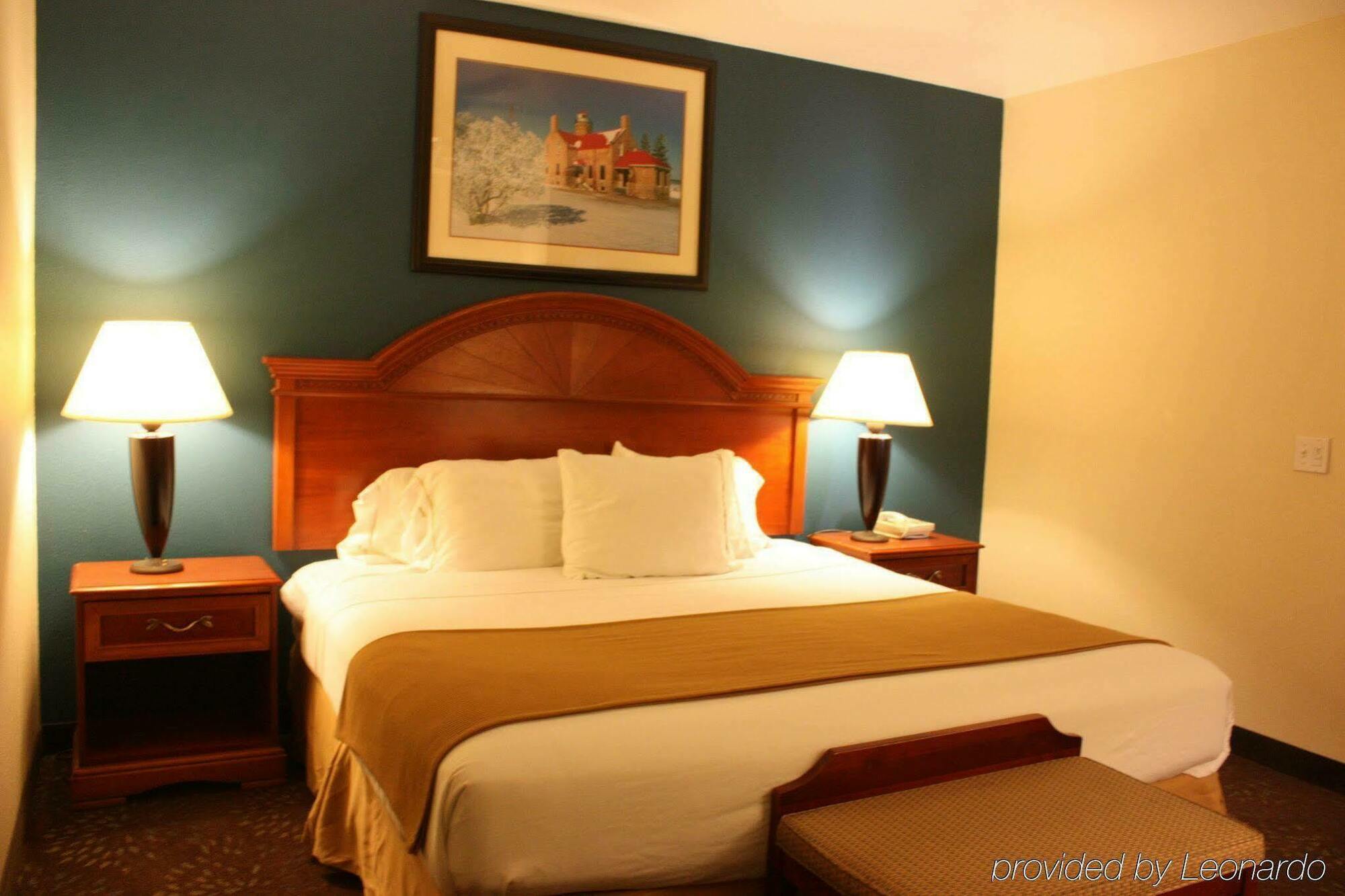 Holiday Inn Express Mackinaw City By Ihg Экстерьер фото