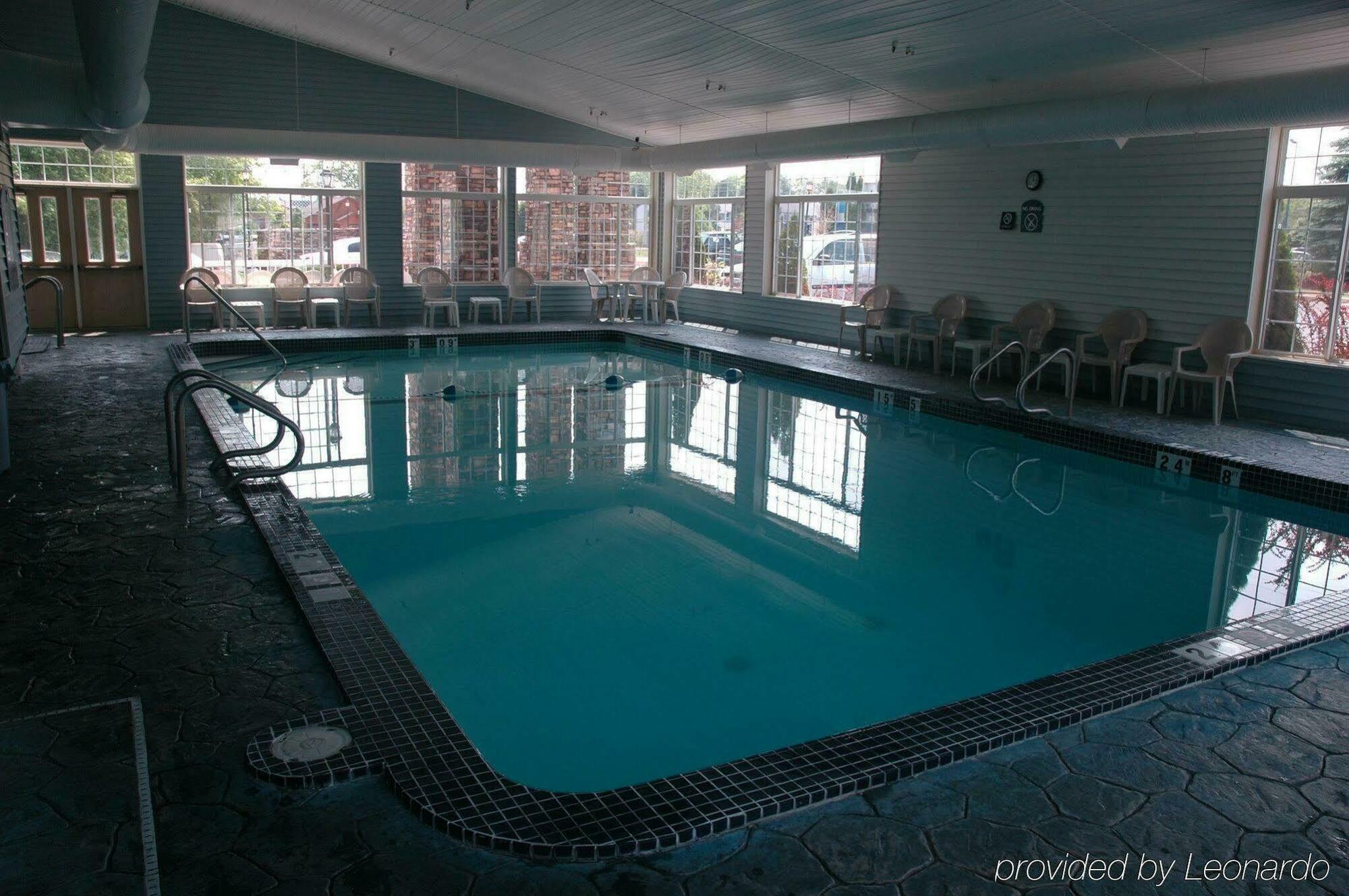 Holiday Inn Express Mackinaw City By Ihg Экстерьер фото